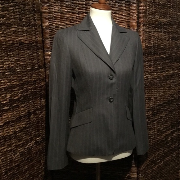 TAHARI - Picture 2 of 13